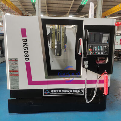 Μηχανή σχισμής CNC BK5040 για ηλεκτρονικά μη μεταλλικά εξαρτήματα Επεξεργασία κλειδοτρυπών
