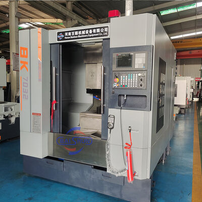 Μηχανή διάτμησης CNC πλήρους περιβλήματος BK7032 με ρυθμιζόμενη ταχύτητα εμβόλου, τραπέζι CNC άξονα X Y με τροφοδοσία